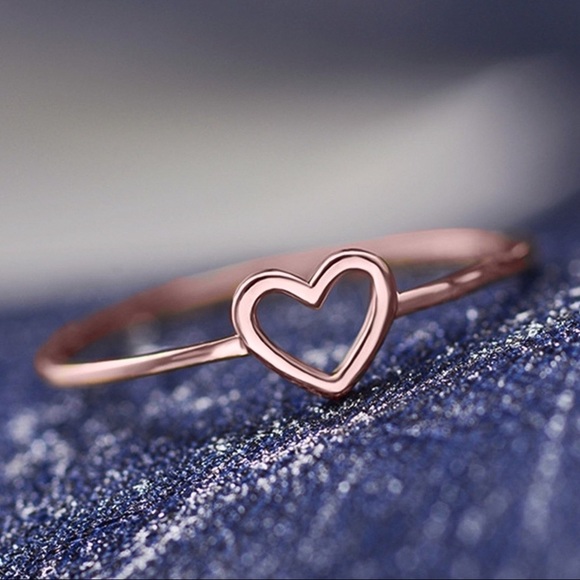 Rose Gold Heart Silhouette Ring - Picture 4 of 7